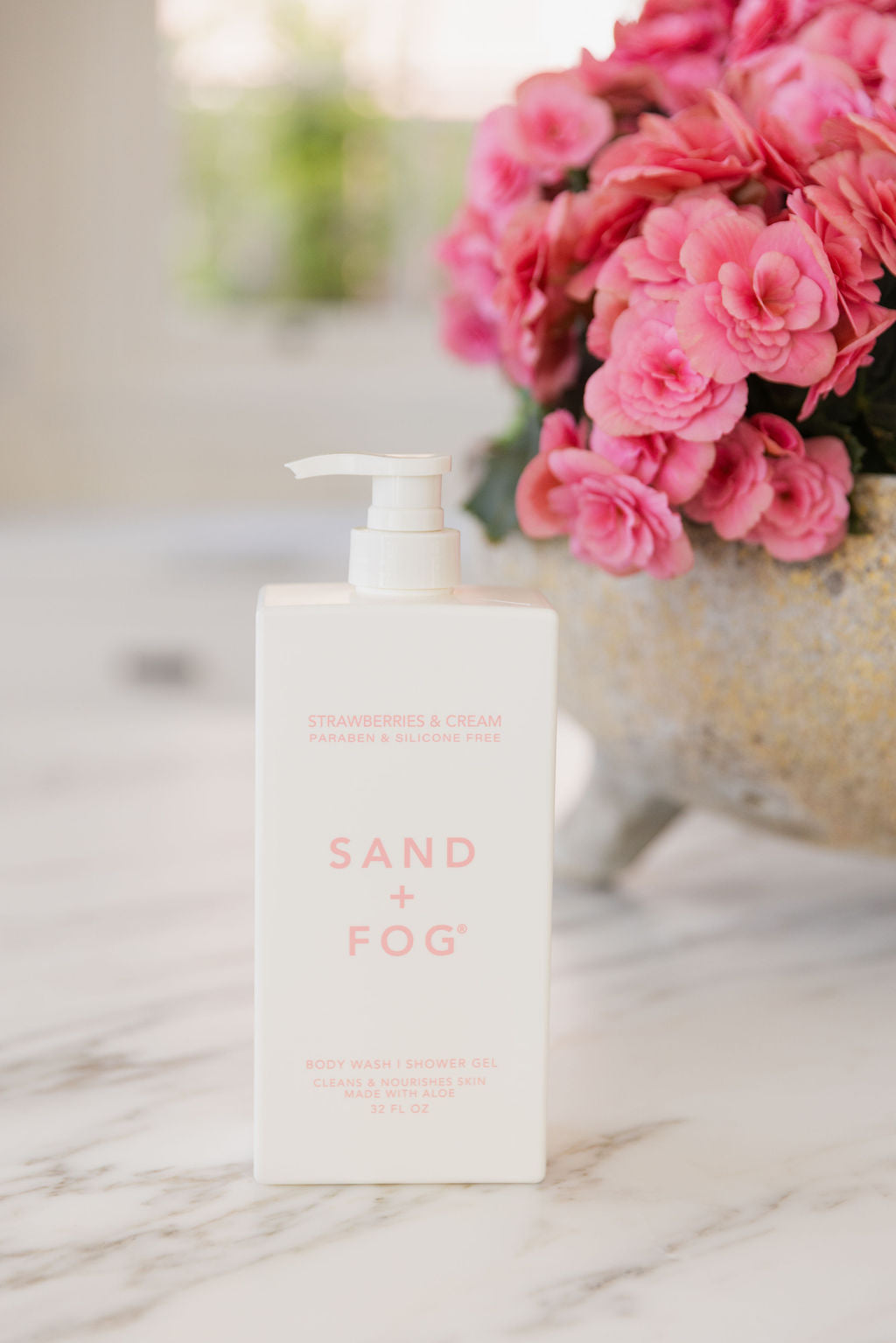 Nourishing Strawberries & Cream 32 oz Body Wash